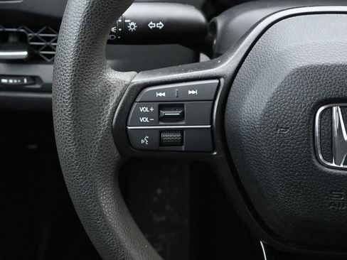 Used 2023 Honda Accord EX image 10