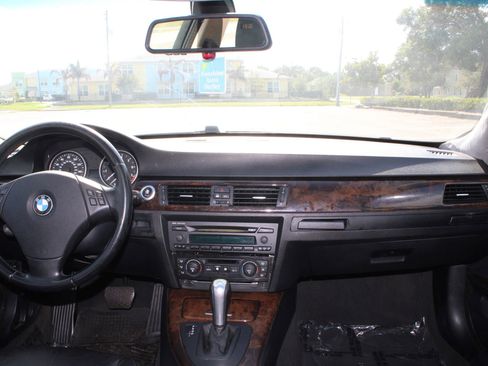 Used 2006 BMW 325i Sedan RWD image 10