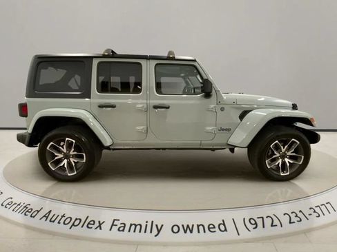 Used 2024 Jeep Wrangler Unlimited AWD/4WD image 6