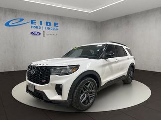 Used 2025 Ford Explorer ST video 2