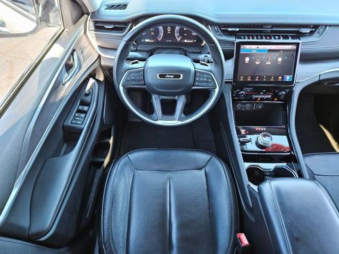 Used 2022 Jeep Grand Cherokee Limited image 13