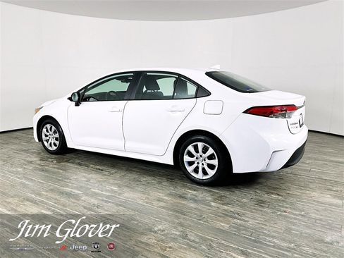 Used 2025 Toyota Corolla LE image 10