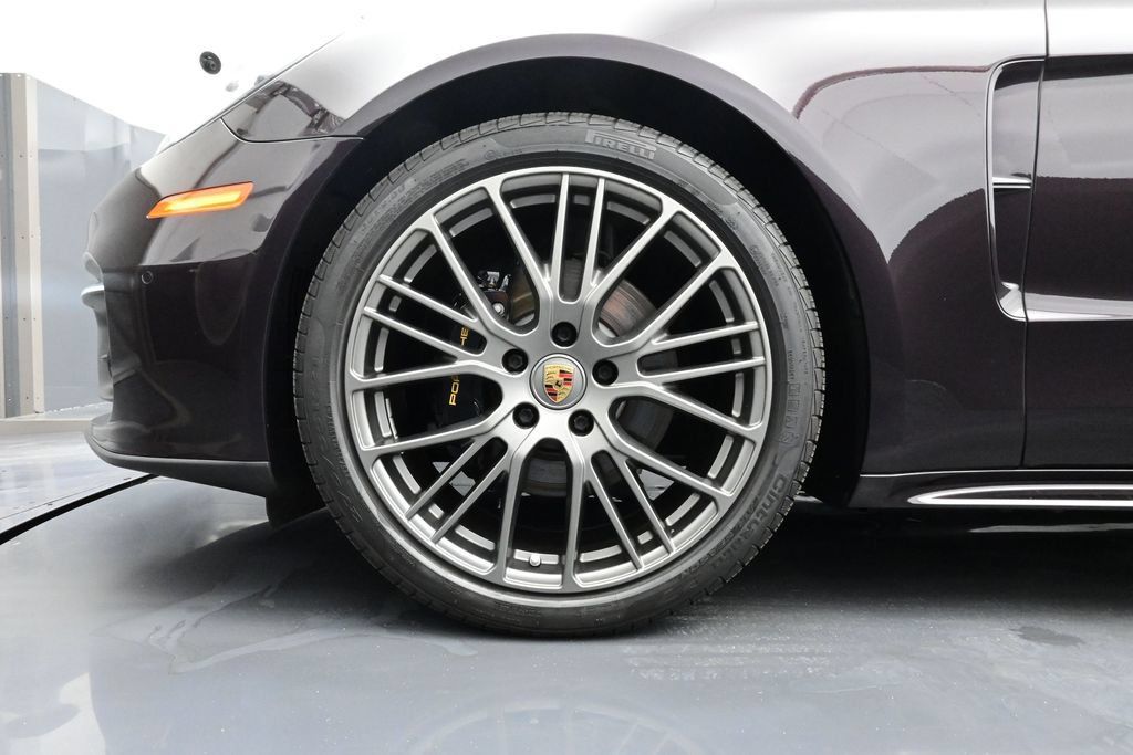 Certified 2023 Porsche Panamera 4 Platinum Edition AWD/4WD image 6