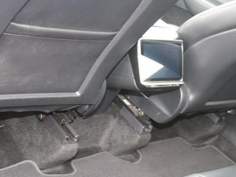 Used 2023 Tesla Model Y Long Range AWD/4WD image 29