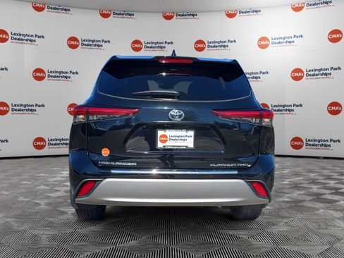 Used 2023 Toyota Highlander Platinum AWD/4WD image 6