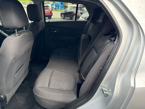 Used 2017 Chevrolet Trax LT AWD/4WD image 22