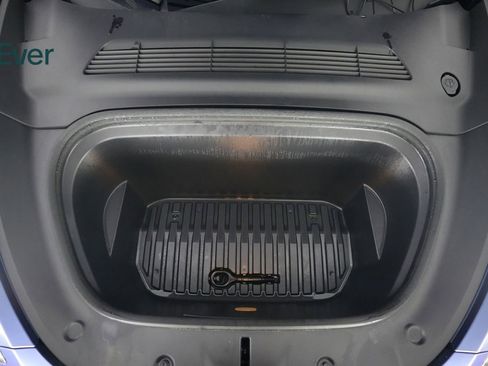 Used 2022 Tesla Model Y Long Range image 26