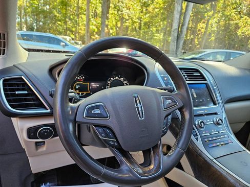 Used 2016 Lincoln MKX Reserve w/ Technology Package image 27