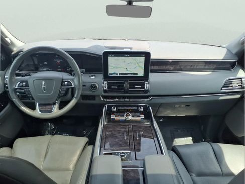 Used 2021 Lincoln Navigator Reserve w/ Luxury Package AWD/4WD image 18