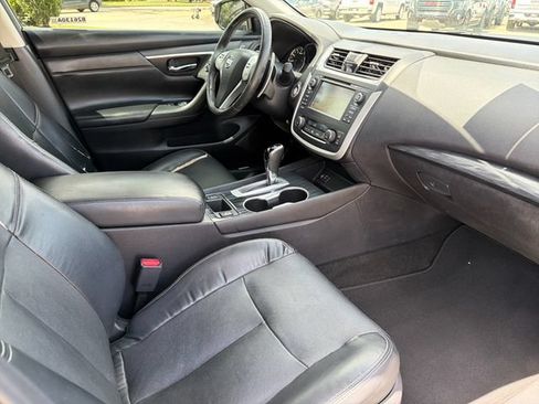 Used 2016 Nissan Altima 3.5 SL FWD image 25