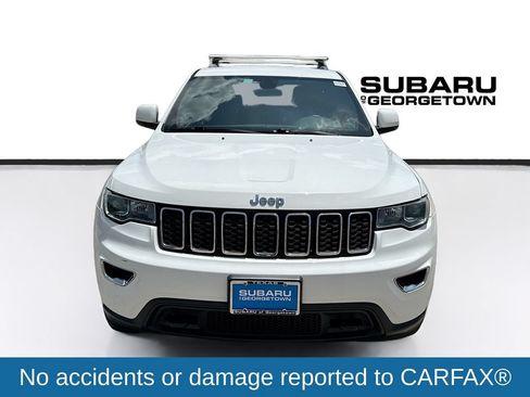 Used 2018 Jeep Grand Cherokee Laredo AWD/4WD image 2