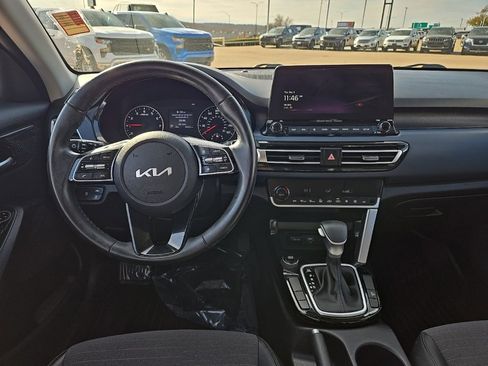 Used 2023 Kia Seltos S w/ Navigation Package image 14