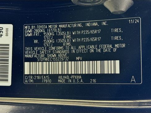 Certified 2025 Toyota Sienna XLE image 27