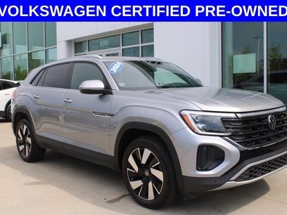 Used 2024 Volkswagen Atlas Cross Sport SE w/ Panoramic Sunroof Package