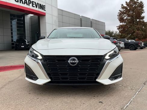 Used 2025 Nissan Altima 2.5 SV image 4