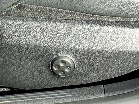 Used 2023 Mercedes-Benz C 300 4MATIC Sedan image 23