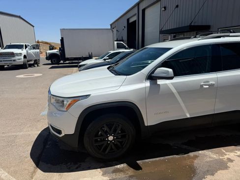 Used 2018 GMC Acadia SLT AWD/4WD image 3