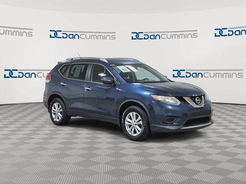 Used 2015 Nissan Rogue SV AWD/4WD image 2