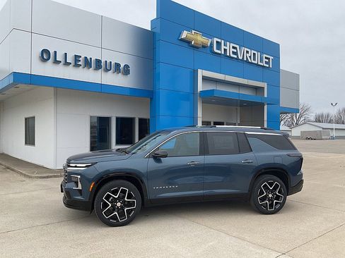 New 2026 Chevrolet Traverse High Country image 1