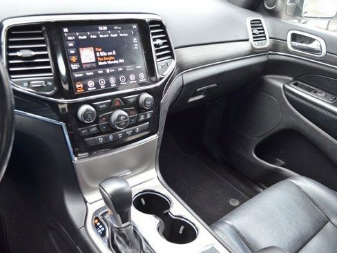 Used 2021 Jeep Grand Cherokee Limited w/ Luxury Group II image 24