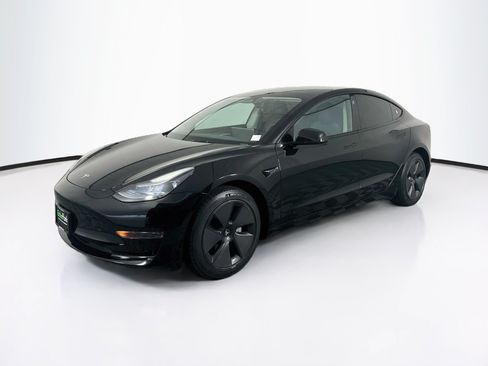 Used 2023 Tesla Model 3 Standard Range RWD image 3