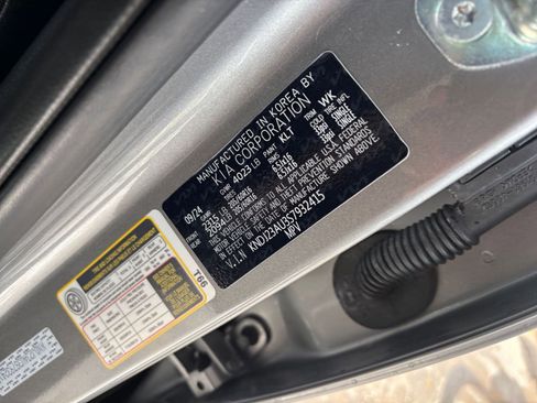 Used 2025 Kia Soul LX w/ LX Technology Package image 27