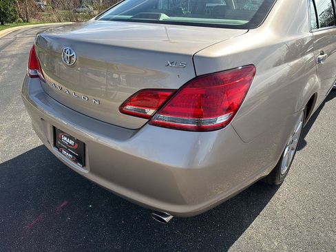 Used 2007 Toyota Avalon XLS FWD image 8