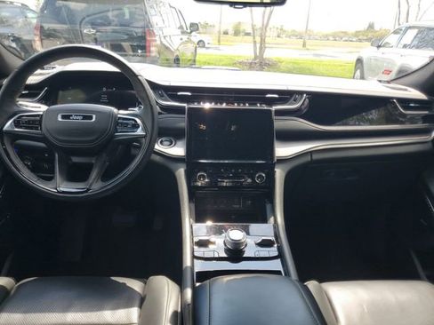 Used 2022 Jeep Grand Cherokee Overland w/ Advanced Protech Group III image 15