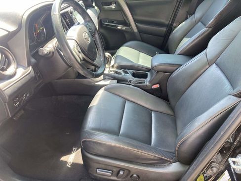 Used 2018 Toyota RAV4 SE w/ Power Extra Value Package FWD image 12