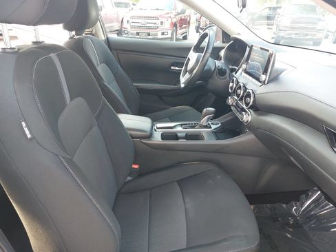Used 2022 Nissan Sentra SV w/ All-Weather Package FWD image 10