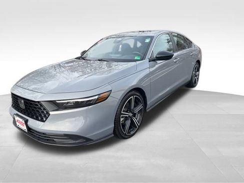 Used 2023 Honda Accord Sport image 2