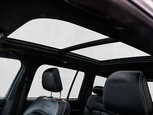 Used 2022 Jeep Grand Cherokee Overland image 11