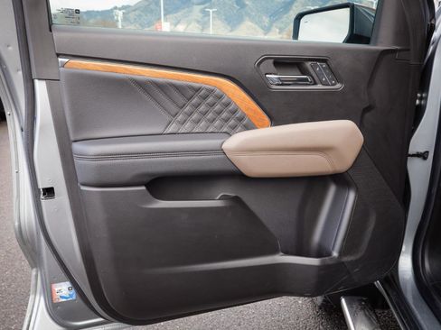 Used 2023 GMC Canyon Denali image 17