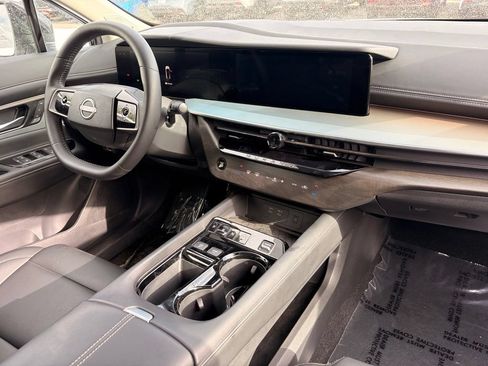 Used 2025 Nissan Murano SL AWD/4WD image 12