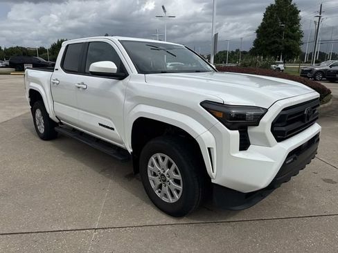 Used 2024 Toyota Tacoma SR5 RWD image 3