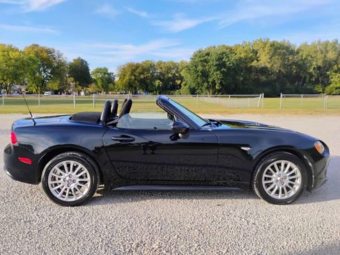 Used 2017 FIAT 124 Spider Classica image 14
