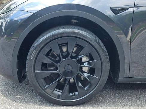 Used 2024 Tesla Model Y Long Range RWD image 18
