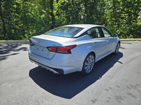 Used 2025 Nissan Altima 2.5 SL FWD image 3