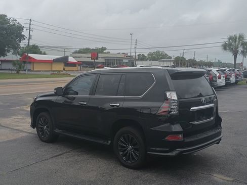 Used 2023 Lexus GX 460 Luxury w/ Sport Design Package AWD/4WD image 3