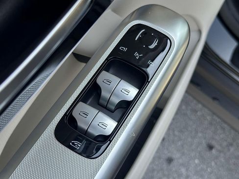 Certified 2025 Mercedes-Benz GLC 300 4MATIC image 12