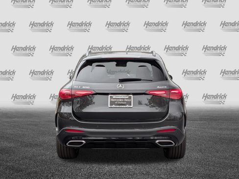 Used 2026 Mercedes-Benz GLC 300 4MATIC image 9