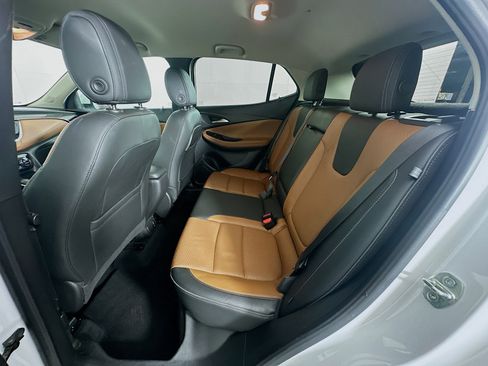 Used 2022 Buick Encore GX Essence w/ Advanced Technology Package FWD image 27