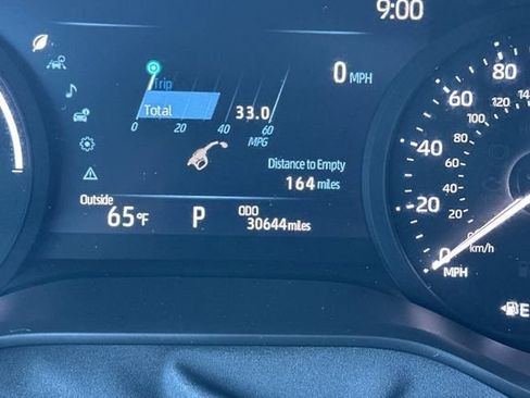 Used 2025 Toyota Sienna XLE image 30