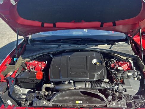 Used 2018 Jaguar F-PACE R-Sport image 16