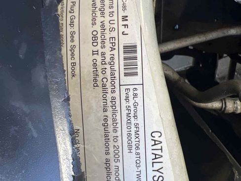 Used 2005 Ford Excursion XLT AWD/4WD image 22