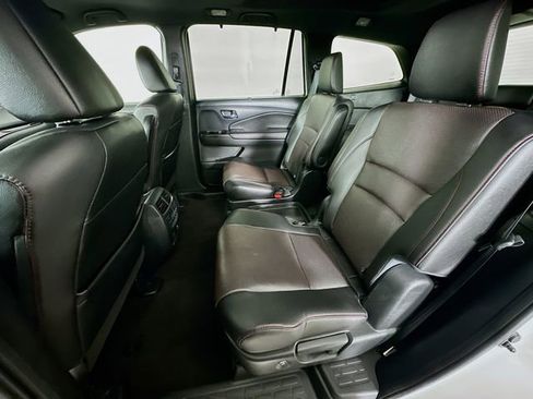 Certified 2022 Honda Pilot Black Edition image 34