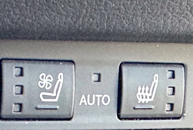 Used 2021 Lexus ES 350 Ultra Luxury w/ Accessory Package FWD image 25