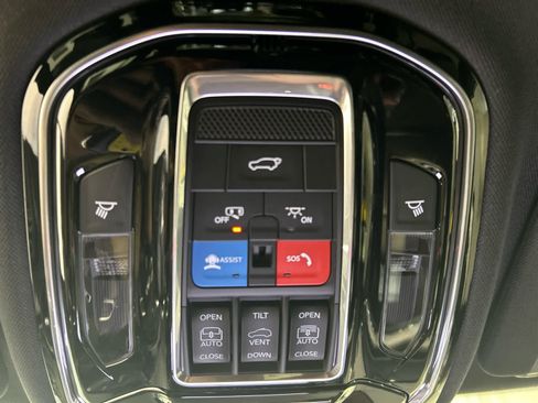 Used 2024 Jeep Grand Cherokee Overland w/ Adv Protech Group III AWD/4WD image 6