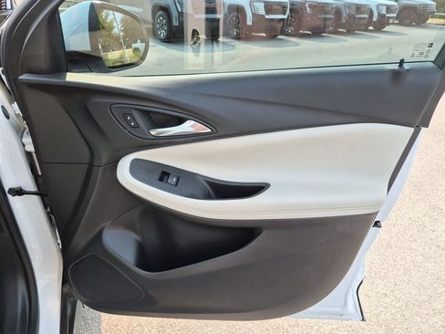 Used 2023 Buick Encore GX Select FWD image 36