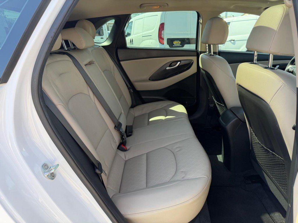 Used 2023 Hyundai Elantra SEL w/ Convenience Package FWD image 70